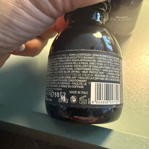 Davines OI All In One Milk - Black Bottles - Picture 4 of 4